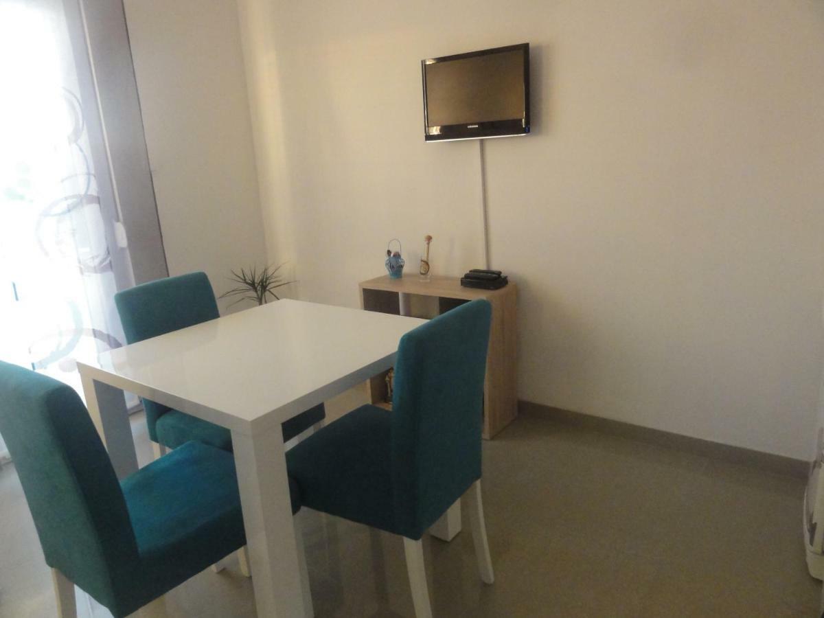 Apartment Roni ซาดาร์ ภายนอก รูปภาพ